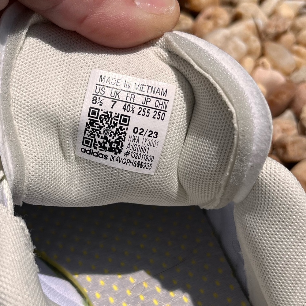 Adidas White and Green Sneakers NWT - Picture 6 of 9